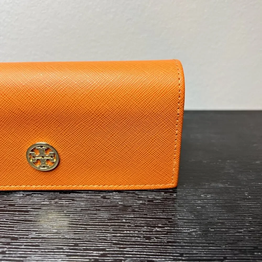 ๐ NWOT Tory Burch Sunglasses Case Orange with Gold Emblem Logo Leather Like - Picture 4 of 11